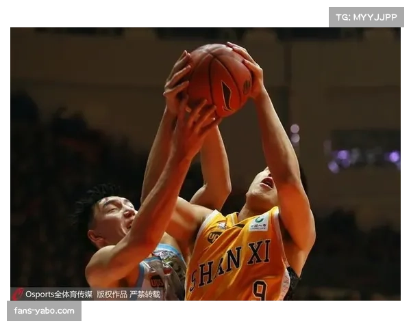 亚当斯带球突破能力一般，塞维利亚需中场更多支援其发挥